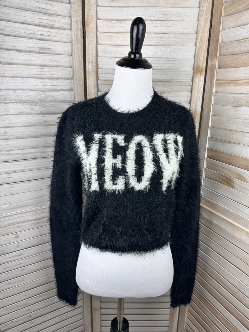 XXI Black White Meow Eyelash Cozy Cropped Sweater Size Small